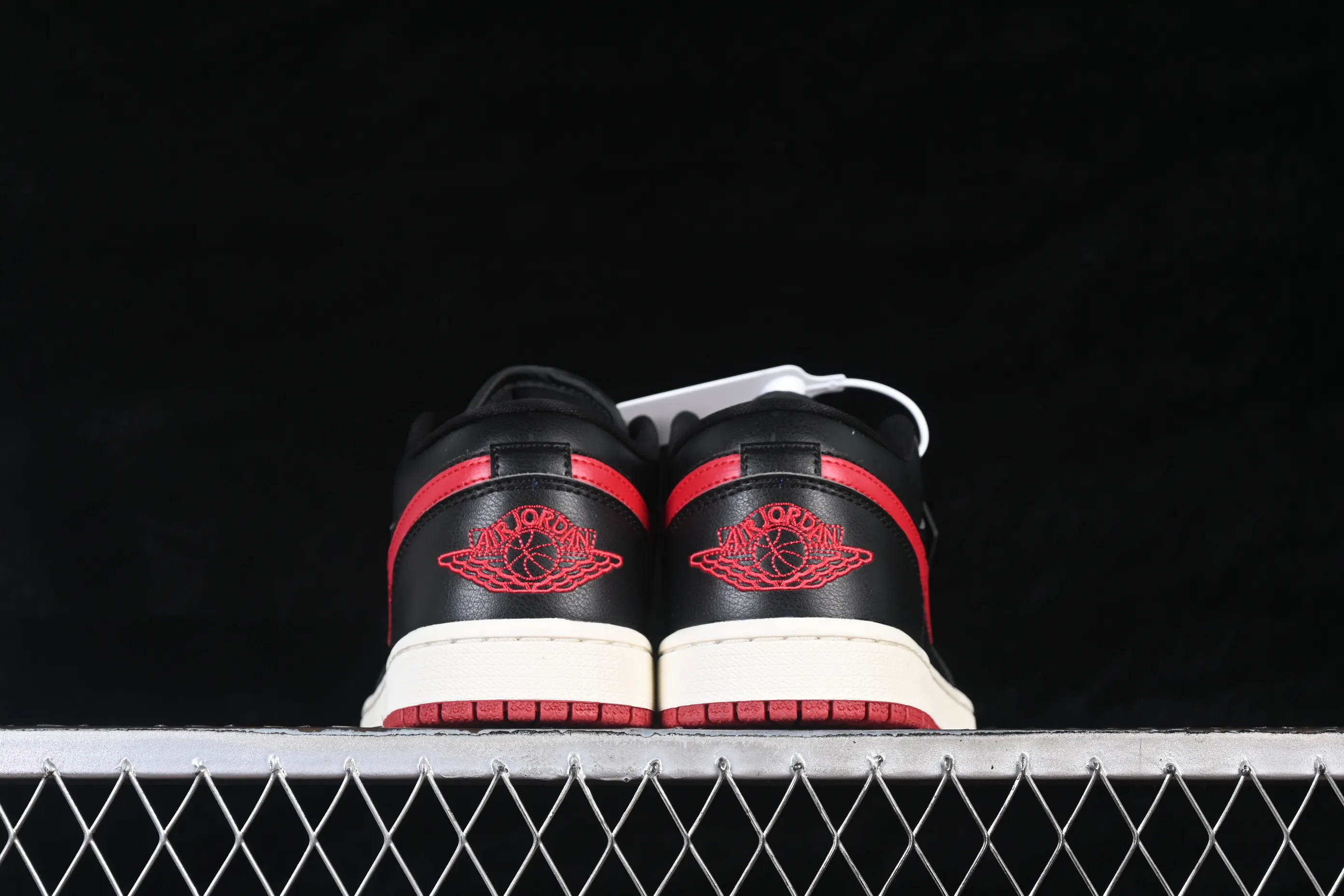 All categories Air Jordan Jordan series basketball shoes Air Jordan 1 Low Air Jordan 1 Low "Black And Red" AJ1 Joe 1 black and red low-top basketball shoes DC0774-061